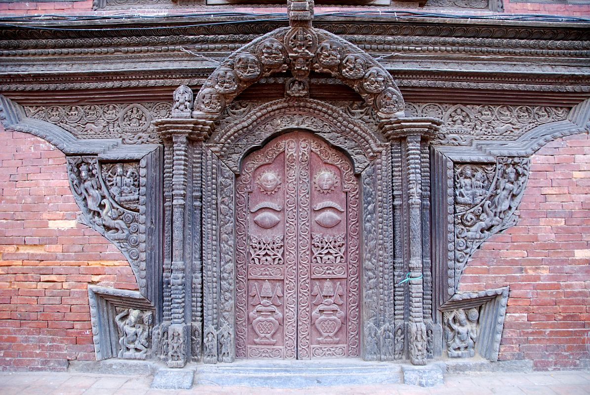 Kathmandu Patan Durbar Square 06 Carved Torana And Door To Sundari Chowk 
